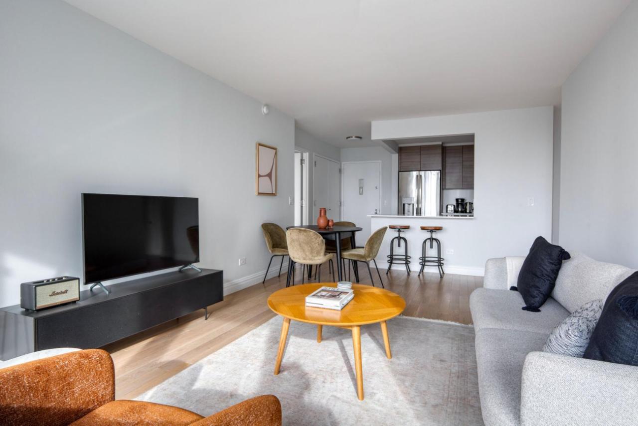 Midtown 2br W Gym Wd Nr Times Square Nyc-1348 *